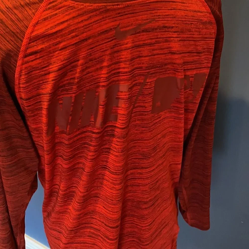 The Nike Tee MLB Red Camo Long Sleeve Size Small ⭐️